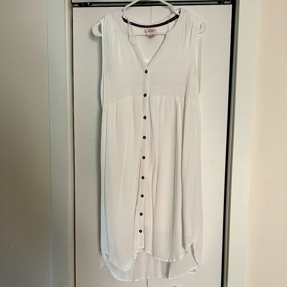 Women’s White Sundress